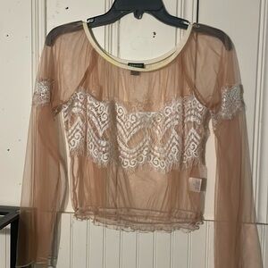Vintage Hommage blouse golden with lace accents, elastic waist